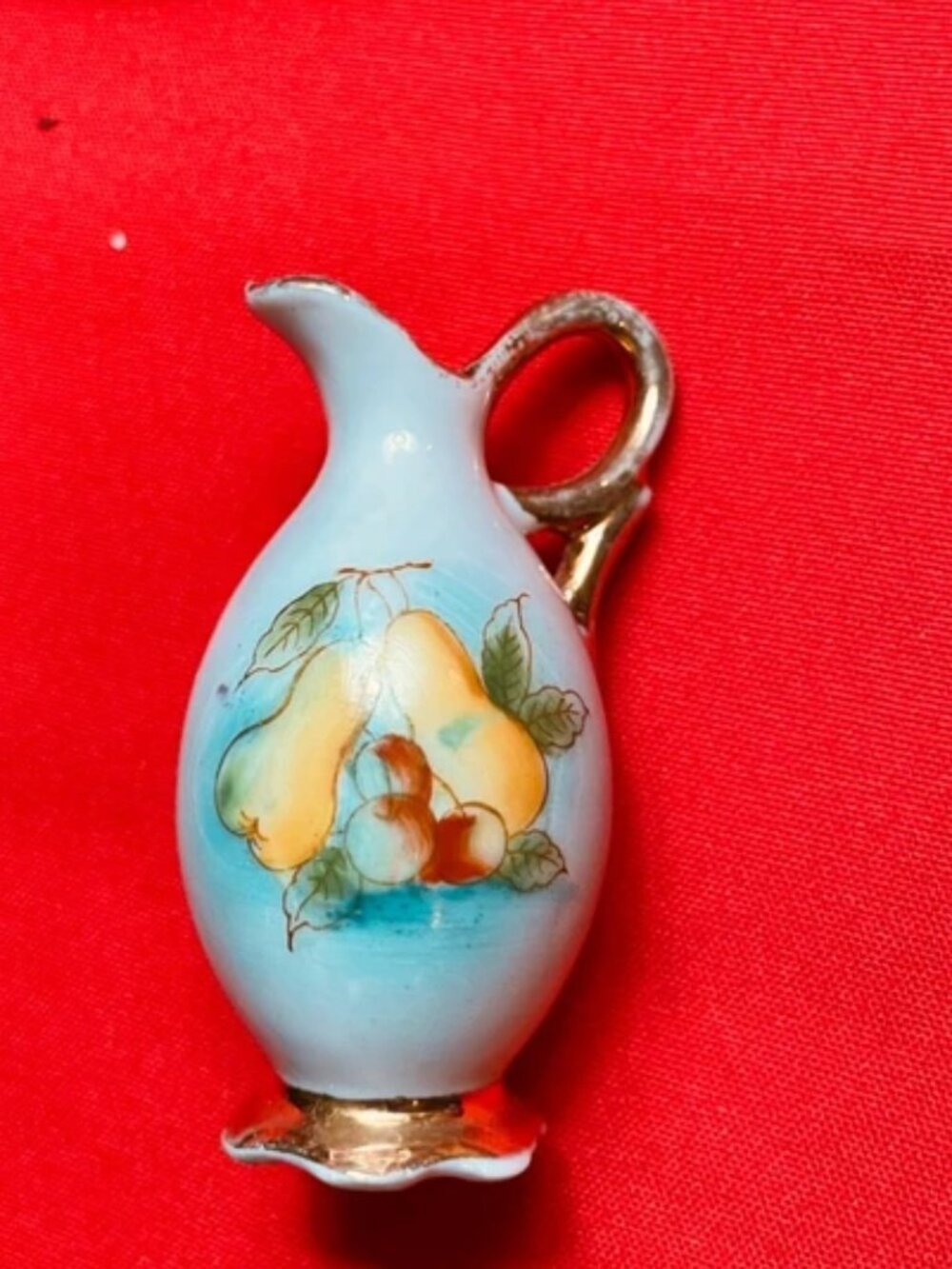 Miniature pitcher case